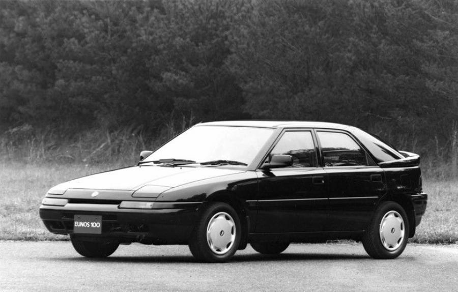  Eunos 100 1989 года  (фото 2 из 3)